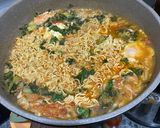 Foto langkah ke 7 dari resep Indomie kuah tumis Mandailing Medan.
