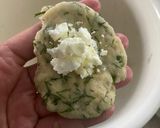 Foto langkah ke 4 dari resep Peynirli Otlu Poğaca (Roti gurih ala Türki).