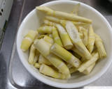 箭筍酸菜排骨湯(簡單料理)的食譜步驟3照片