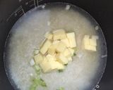 Hình bước làm 2 của món Cơm hạt quinoa nước cốt gà- cải xà lách son đậu hủ non