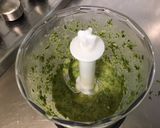 Une image de l'étape 3 de Pâte de basilic à l'ail mariné.