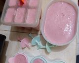 Foto langkah ke 3 dari resep Ice Cream Strawberry.