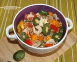 Foto del passaggio 3 della ricetta Insalata di farro, daikon gamberetti rosa e mini kiwi