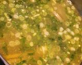 Foto langkah ke 4 dari resep Soto Ayam Kuah Bening ala Dapoer Mama Cindhy.