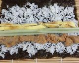 Foto langkah ke 2 dari resep Chicken Crunchy Sushi - simple sushi.
