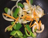 صورة لخطوة 1 من وصفة نودلز 🍜