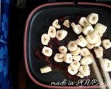 Foto langkah ke 3 dari resep Banana Caramel Toast.