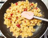 Masni tészta (farfalle) carbonara mártással recept fázis 5 fotója