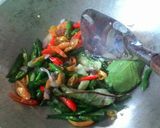 Foto langkah ke 4 dari resep Mercon Kikil Cabe Ijo.