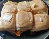 A picture of step 4 of Cheese veggie bun.