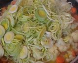 Foto del passaggio 4 della ricetta Zuppa di cavolfiore, porri e carote
