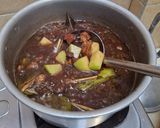 Foto langkah ke 4 dari resep Rawon Labu Siam.