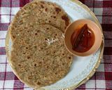 A picture of step 3 of Pyaaz ki Roti.