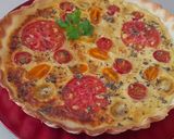 Foto del paso 5 de la receta: Tarta salada tres quesos y tomate