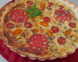 Foto del paso 5 de la receta: Tarta salada tres quesos y tomate