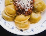 Foto del paso 25 de la receta: Sorrentinos con Masa de Zapallo y Salsa Bolognesa