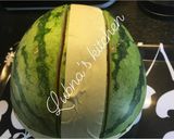 A picture of step 2 of HOW TO MAKE A WATERMELON BASKET:.