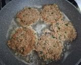 Foto del paso 2 de la receta: Croquetas de atún y cilantro