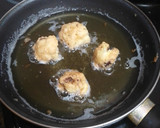 Foto del paso 2 de la receta: Coliflor rebozada con salchichas y mojo de pimiento