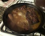 Foto del paso 4 de la receta: Vacío y chorizos bom-bom al vino tinto
