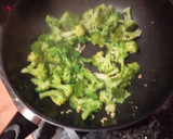 Foto del paso 4 de la receta: Espaguetis integrales con brócoli