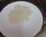 Foto del paso 3 de la receta: Arroz blanco con huevo frito y plátano