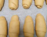 Foto langkah ke 5 dari resep Roti Asin Isi Sosis 🥐🧂🌭.