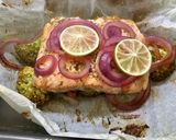 Foto del paso 4 de la receta Salmón al papillote con verduras y lima