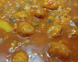 Foto del paso 5 de la receta: Albóndigas de pollo con especias de Fajita y salsa de tomate mediterránea, berenjena y bacon