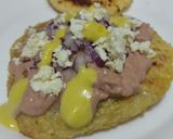 Foto del paso 3 de la receta: Arepa🥯con dip🥓de mortadela casera y queso🥯🫓🧀