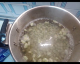 Foto del paso 1 de la receta: Habitas con jamón y huevo poché