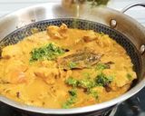 ढाबा स्टाइल चिकन करी (chicken curry recipe in marathi) रेसिपी स्टेप 3 फोटो 