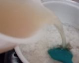 Foto langkah ke 3 dari resep 155. Bubur Kaldu Udang Abon Ayam.
