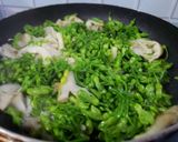 Hình bước làm 1 của món Hoa Thiên Lý xào nấm bào ngư(món chay)