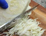 Foto del paso 1 de la receta: Ensalada de repollo con palitos de surimi