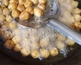 A picture of step 4 of Chana chili.