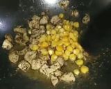 A picture of step 3 of Chicken corn pizza.