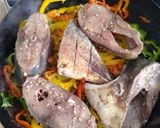 Foto do passo 2 de Moqueca de peixe, com farofa de banana e vinagrete de mexilhão