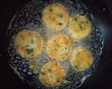 Foto langkah ke 5 dari resep Perkedel Kentang Singkong.