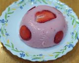 A picture of step 4 of Strawberry pudding.