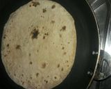 A picture of step 1 of Chapati pizza /thìn crust pizza.