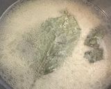 Foto langkah ke 2 dari resep Bubur ayam rice cooker kuah kuning.