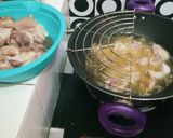 Foto langkah ke 2 dari resep Ayam kecap pedas.