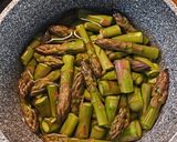 Krémes tepsis spárga mézes-mustáros csirkével és parmezsánnal recept fázis 1 fotója