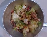 รูปขั้นตอนการทำที่ 4 ของ ผัดกะหล่ำใส่หมู