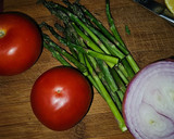 Foto del paso 3 de la receta: Fideos guisados con alcachofas, espárragos y chirlas