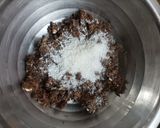 A picture of step 3 of Chocolate laddu.