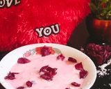 A picture of step 2 of Rose kheer ❤️❤️❤️❤️🌹❤️🌹❤️🌹❤️.