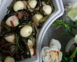 Foto langkah ke 5 dari resep Tumis KTP (kangkung telur puyuh).
