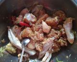 Hình bước làm 1 của món Gà kho Singapore